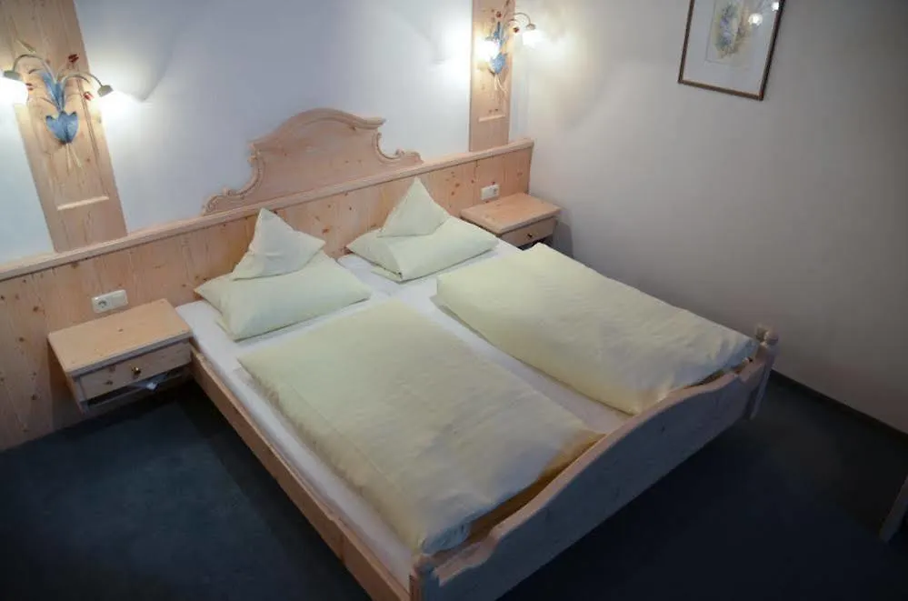 ** Aparthotel Hotel Restaurant Ferienwohnungen Alpenhof Ubersee Germany
