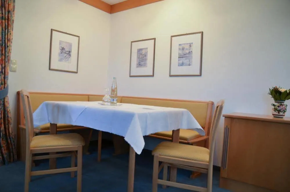 Hotel Restaurant Ferienwohnungen Alpenhof Ubersee